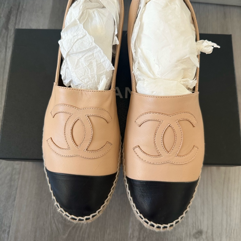 CHANEL Beige Espadrilles AMAZING condition Size 9